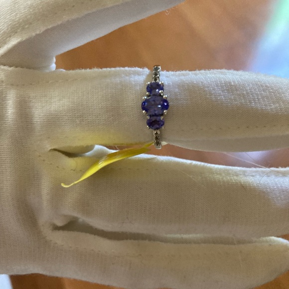 Tanzanite and Diamond Ring - Picture 3 of 3